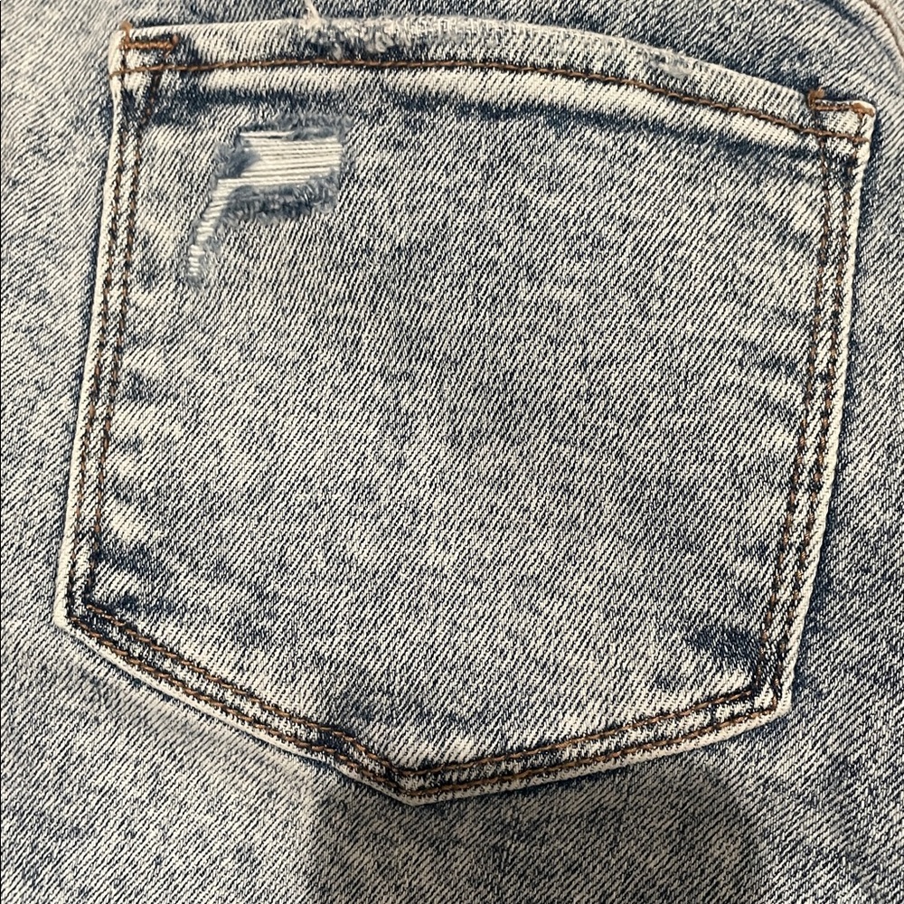 Vervet Women’s Distressed Light Wash High Rise Straight Jeans Size 30/11. NWT! - Picture 8 of 12